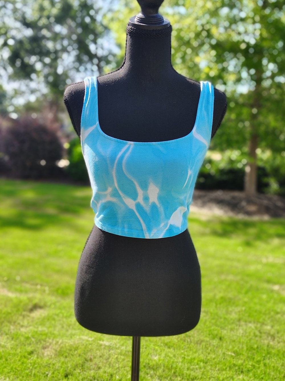 Forever 21 Blue and White Tie-Dye Scoop Crop Tank